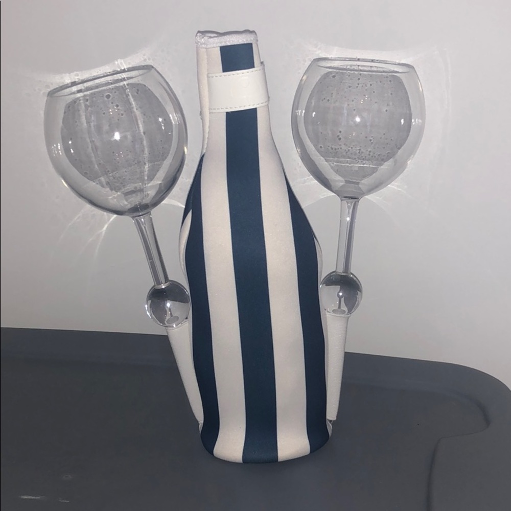 Beach Wine Cooler w/ glasses